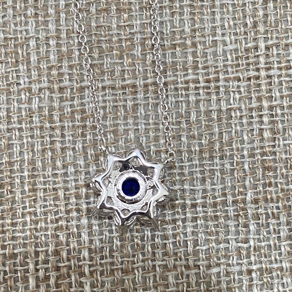 Harry Winston Flower Pendant Necklace With A Blue Gemstone At The Center - Picture 5 of 7